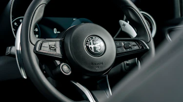 Alfa Romeo Giulia - steering wheel