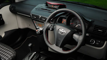 Used Toyota IQ - dash