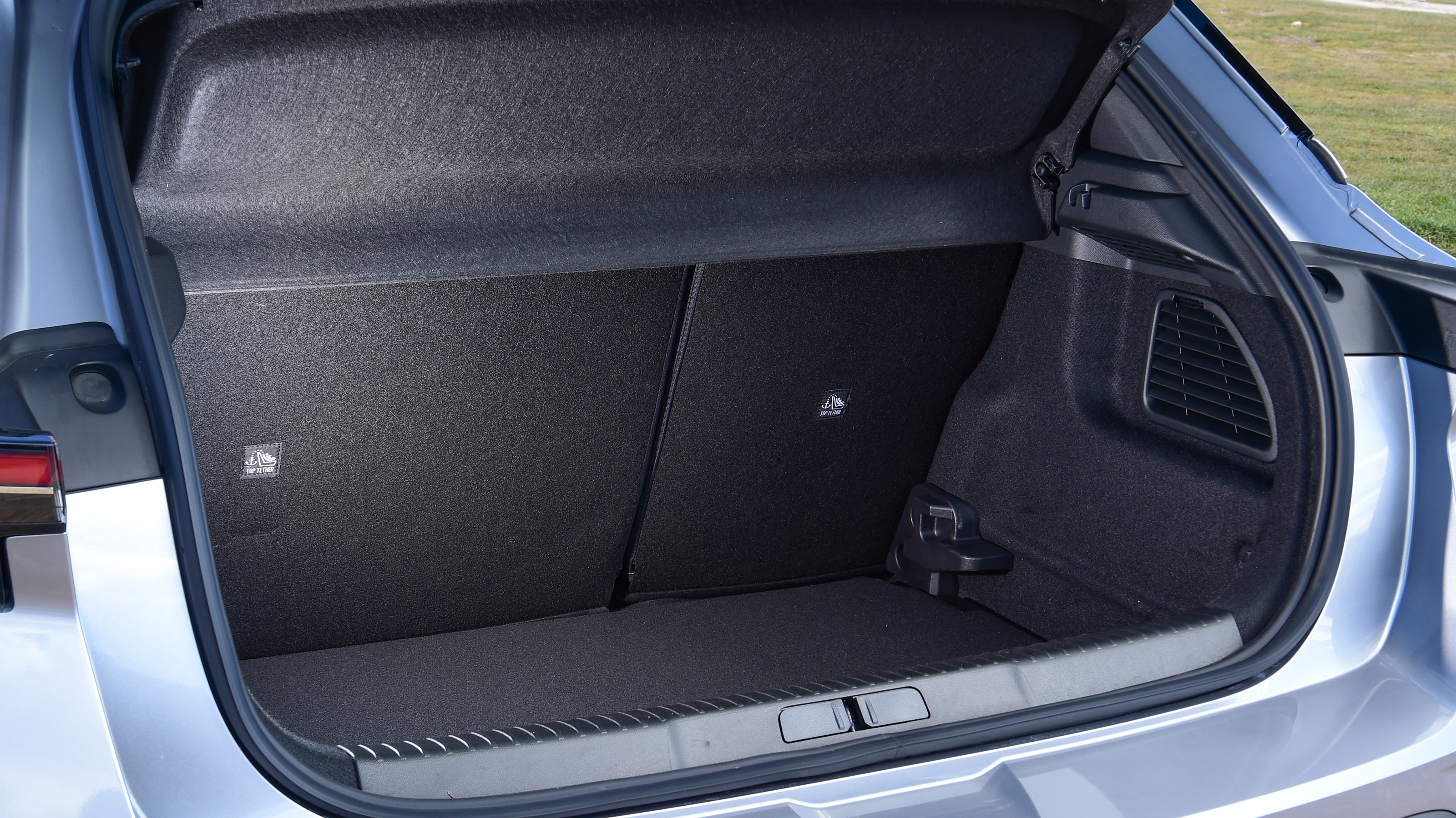 Vauxhall Mokka - boot