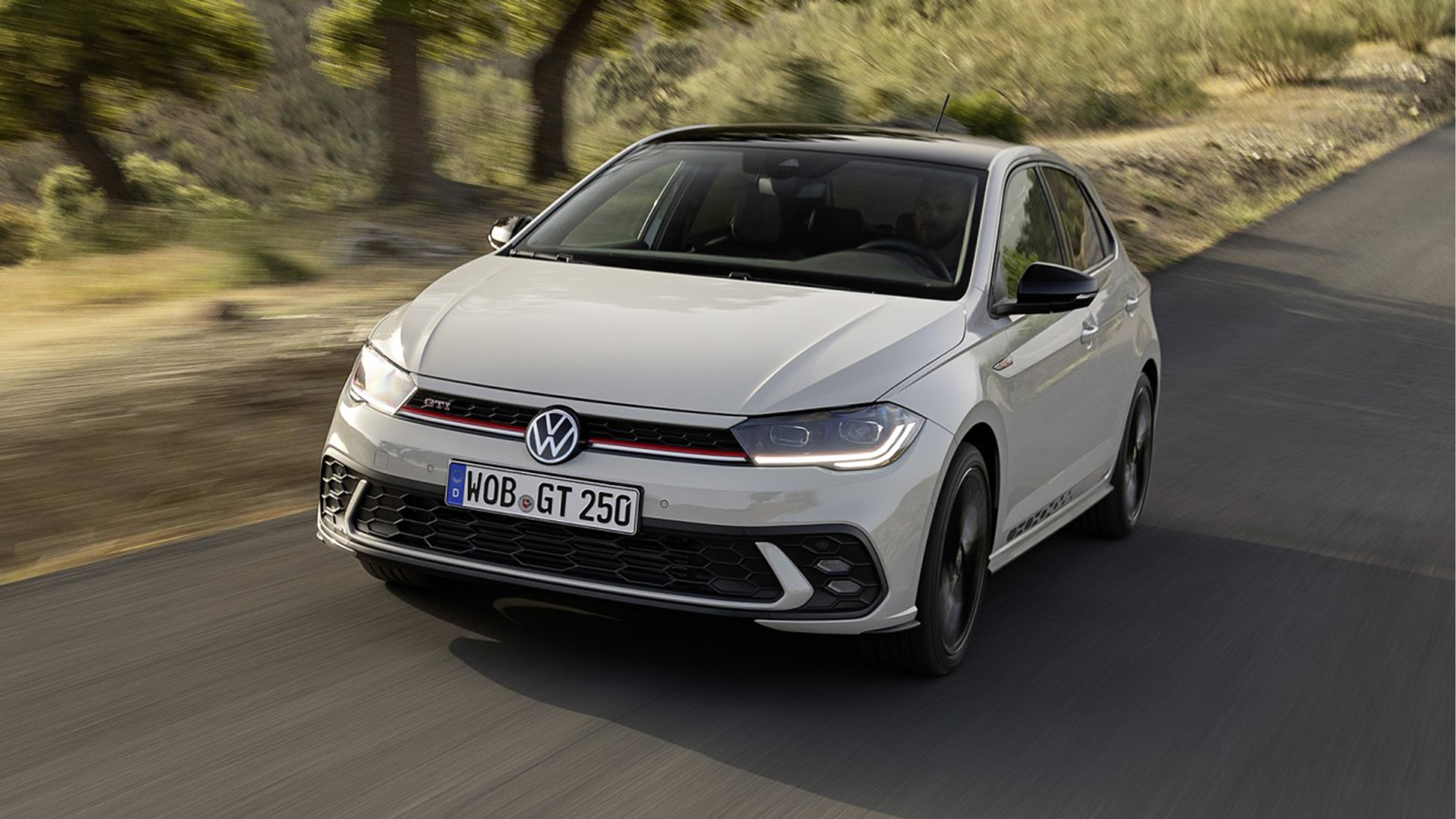 Volkswagen GTI Edition 25 - front action