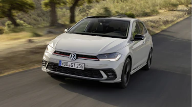 Volkswagen GTI Edition 25 - front action