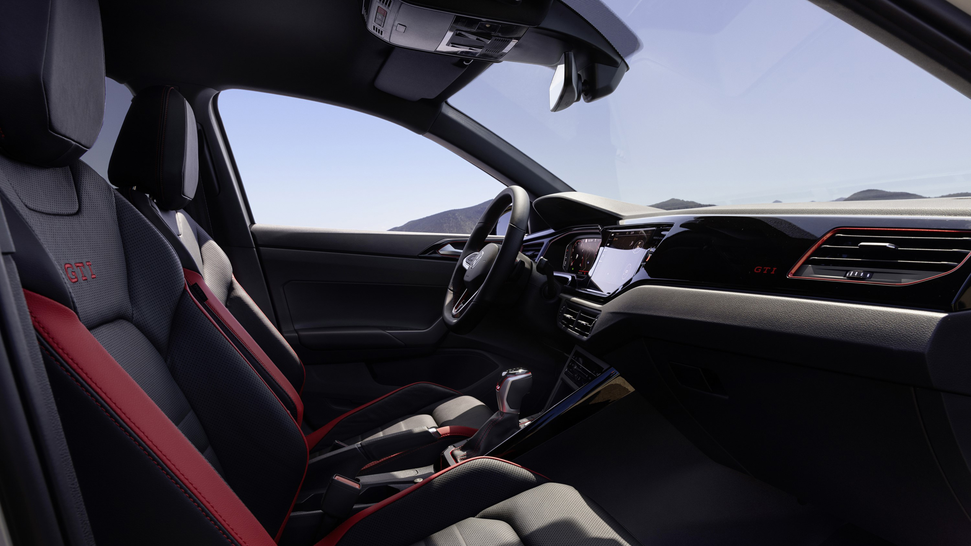 Volkswagen GTI Edition 25 - front seats