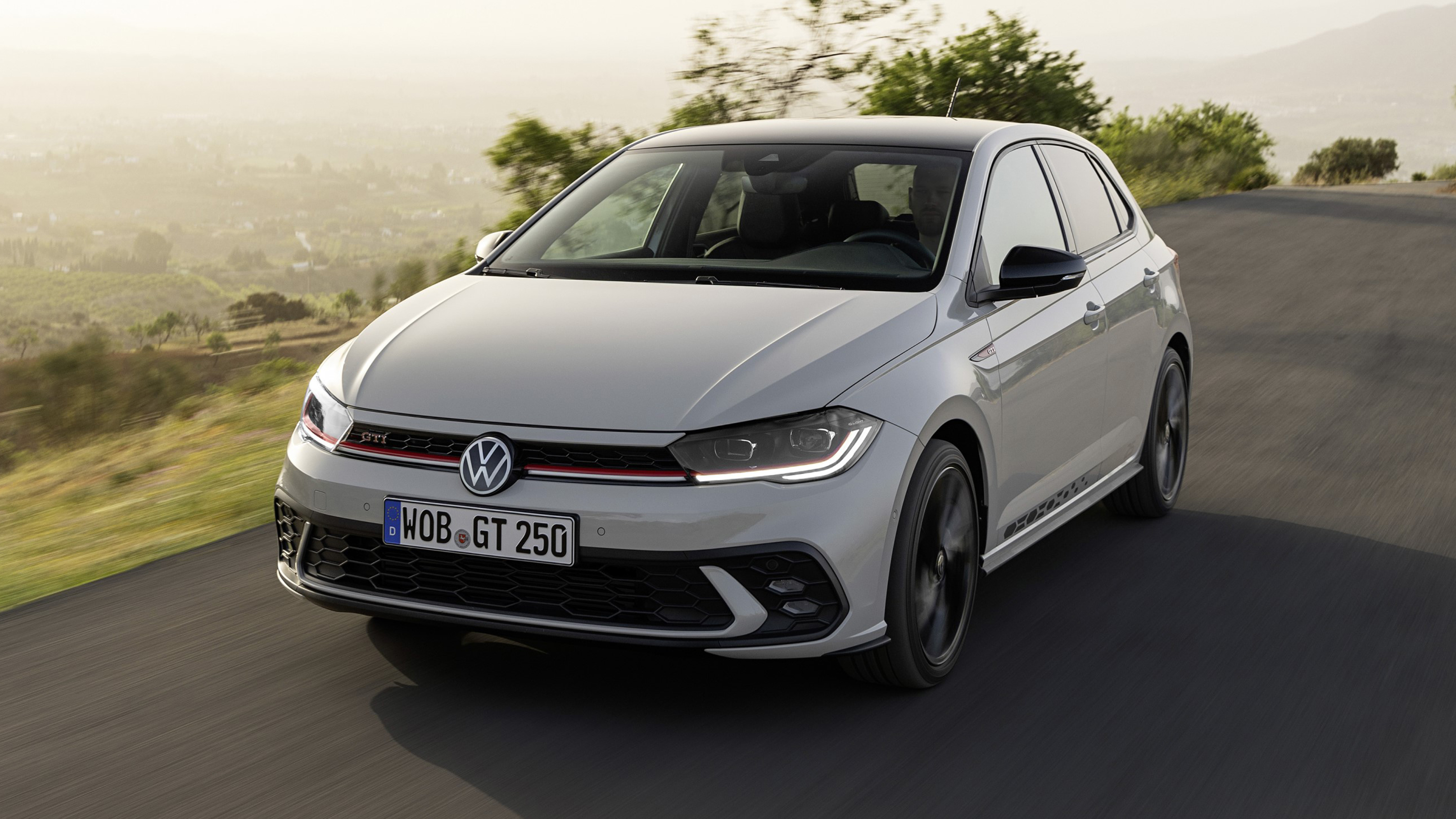 Volkswagen GTI Edition 25 - front tracking