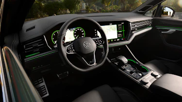Volkswagen Touareg facelift - cabin