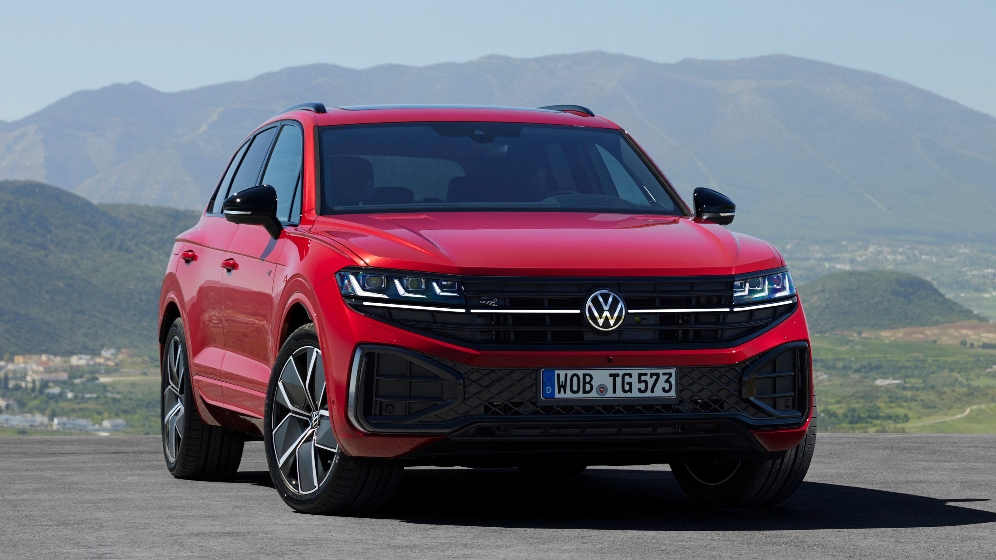 Volkswagen Touareg R-Line - front static