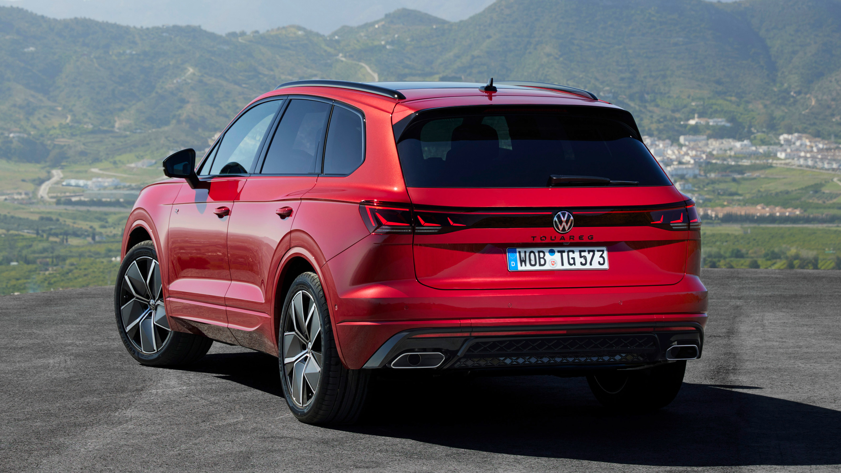 Volkswagen Touareg R-Line - rear static