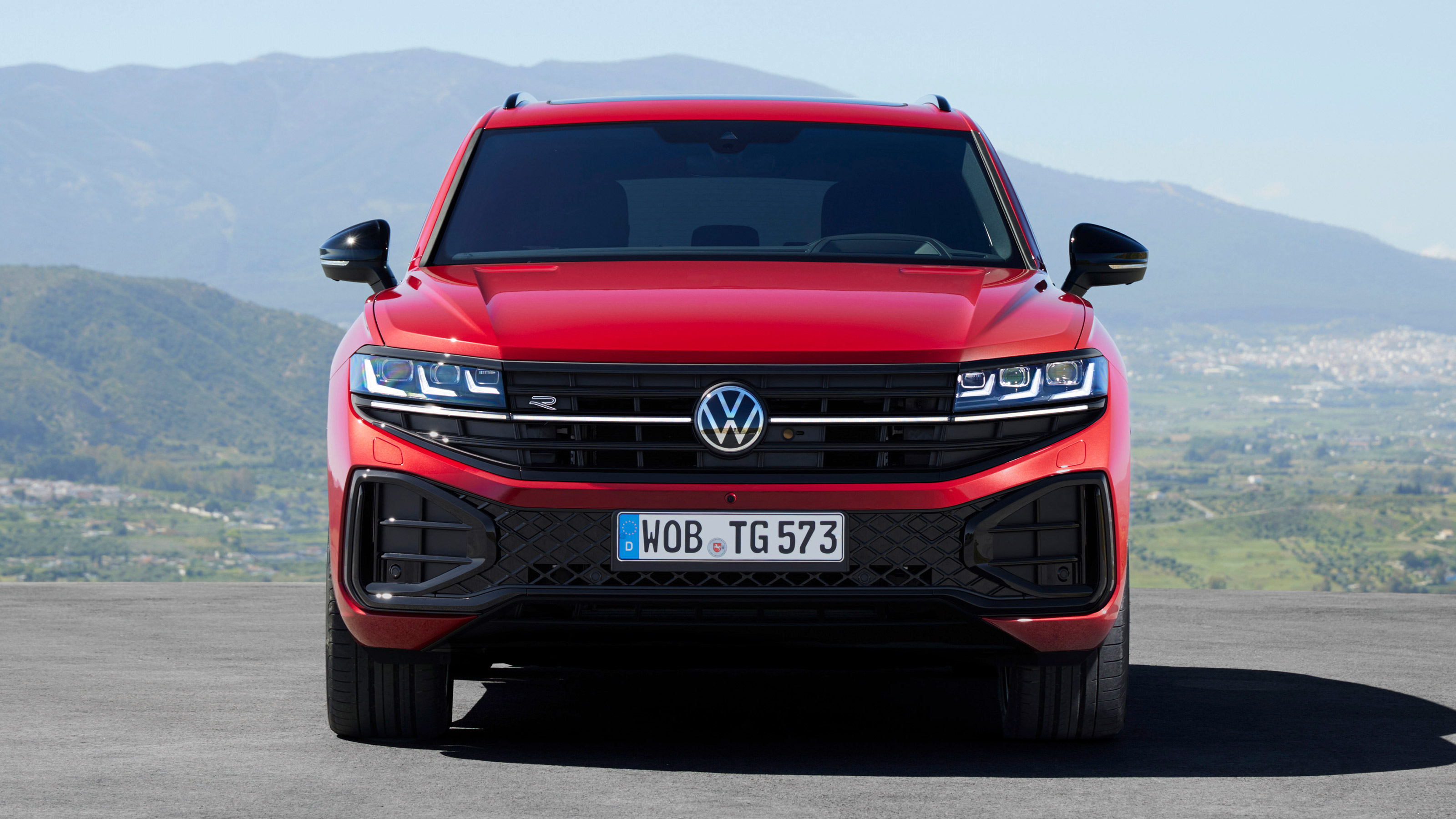 Volkswagen Touareg R-Line - full front