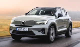 Volvo XC40 facelift - front