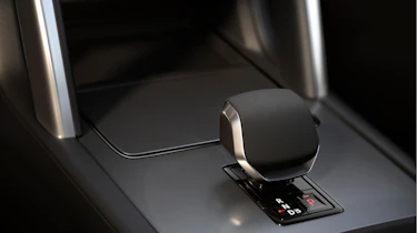 2023 Land Rover Discovery Sport - gear selector