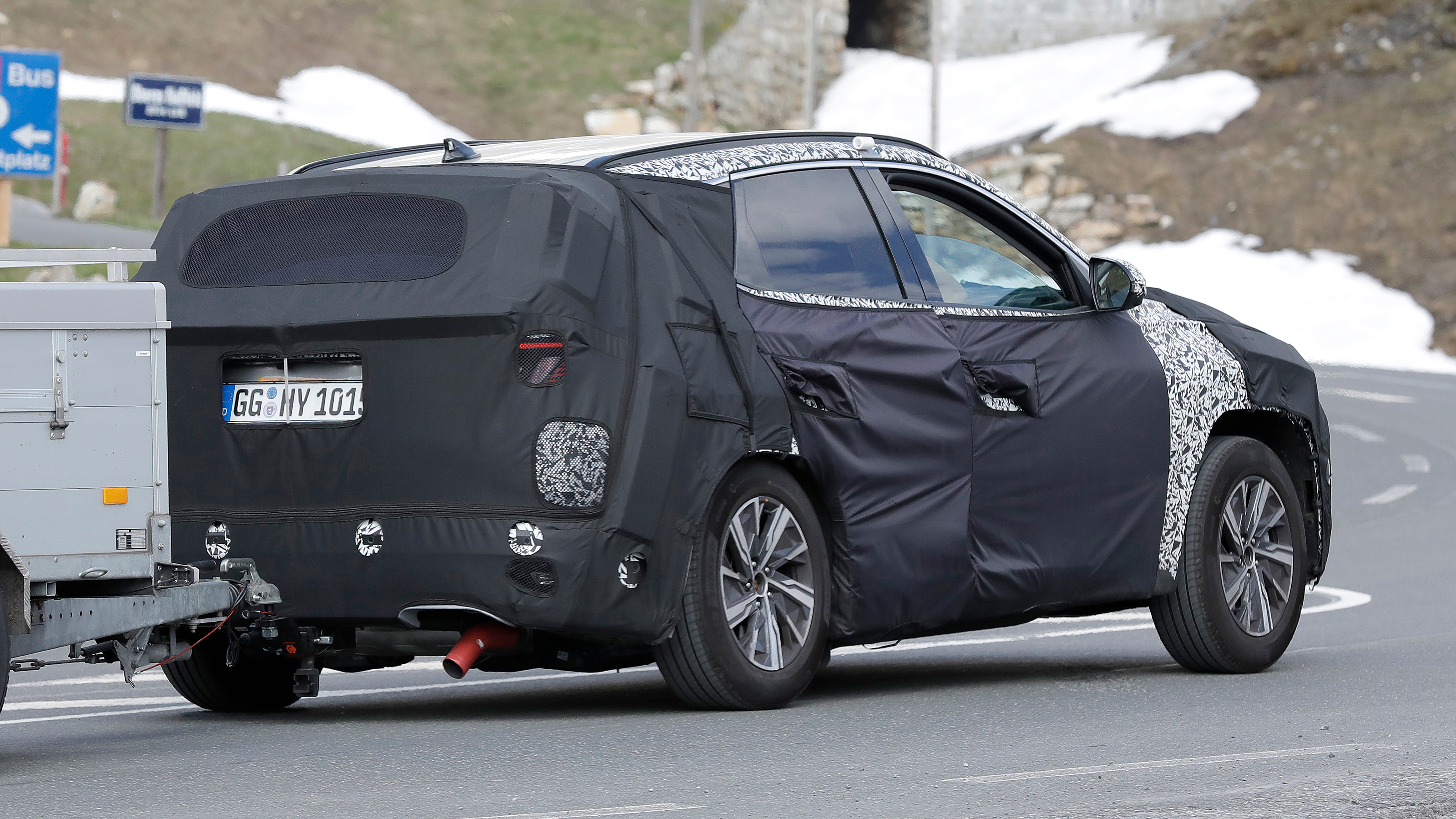 2024 Hyundai tucson (camouflaged) - rear action