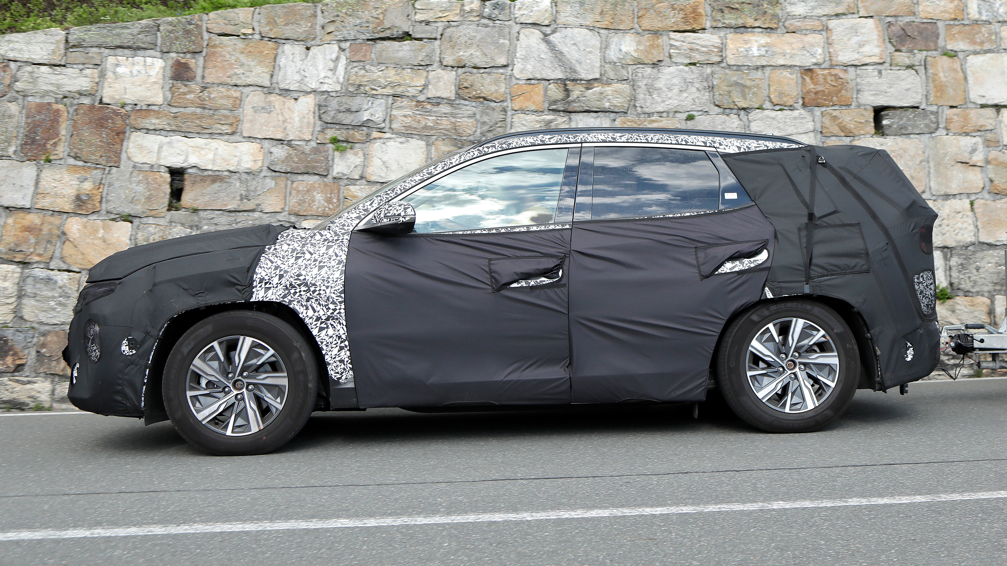 2024 Hyundai tucson (camouflaged) - side