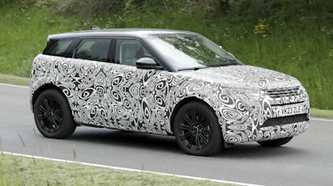 2024 Range Rover Evoque (camouflaged) - front tracking