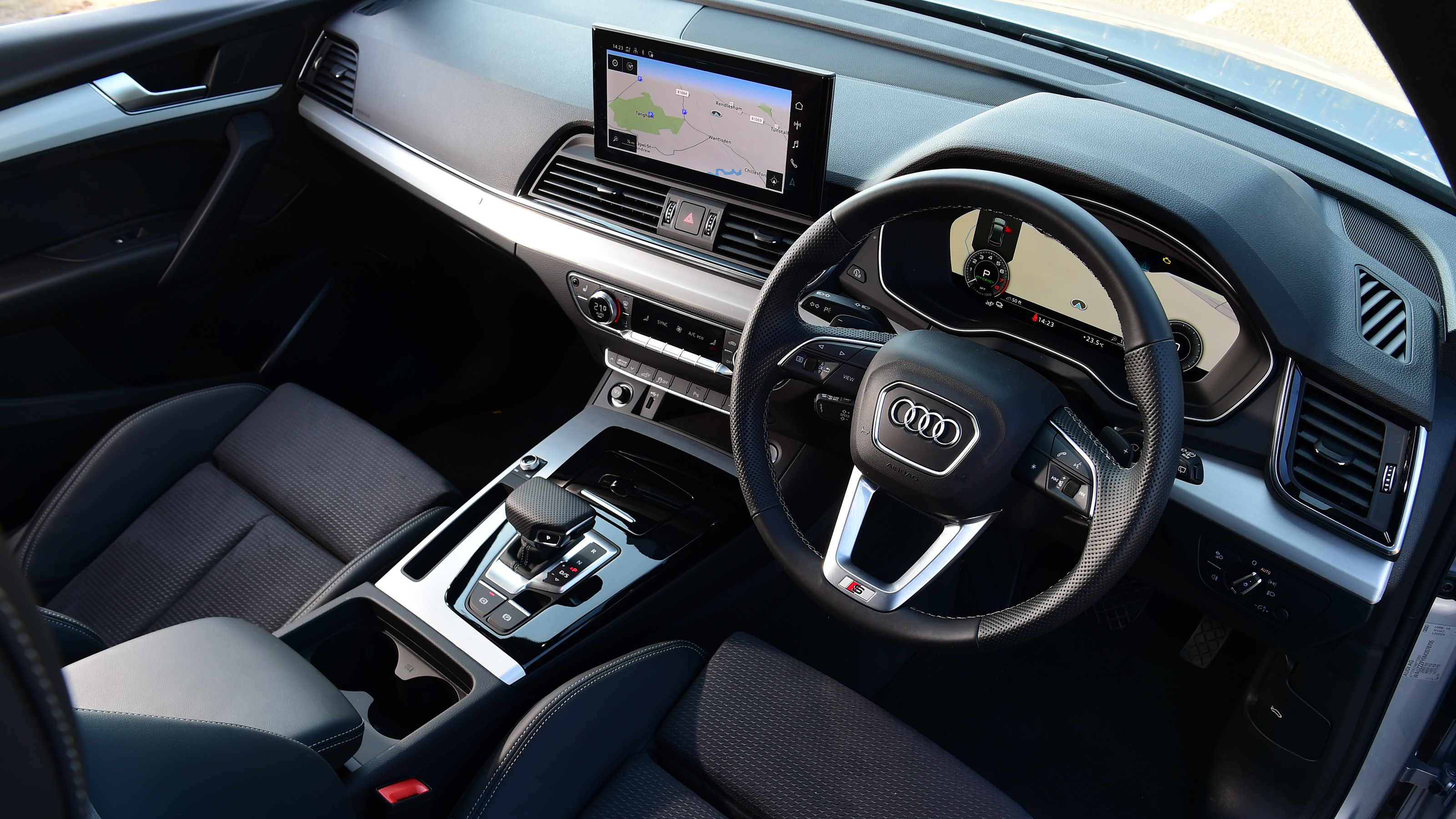 Audi Q5 - cabin