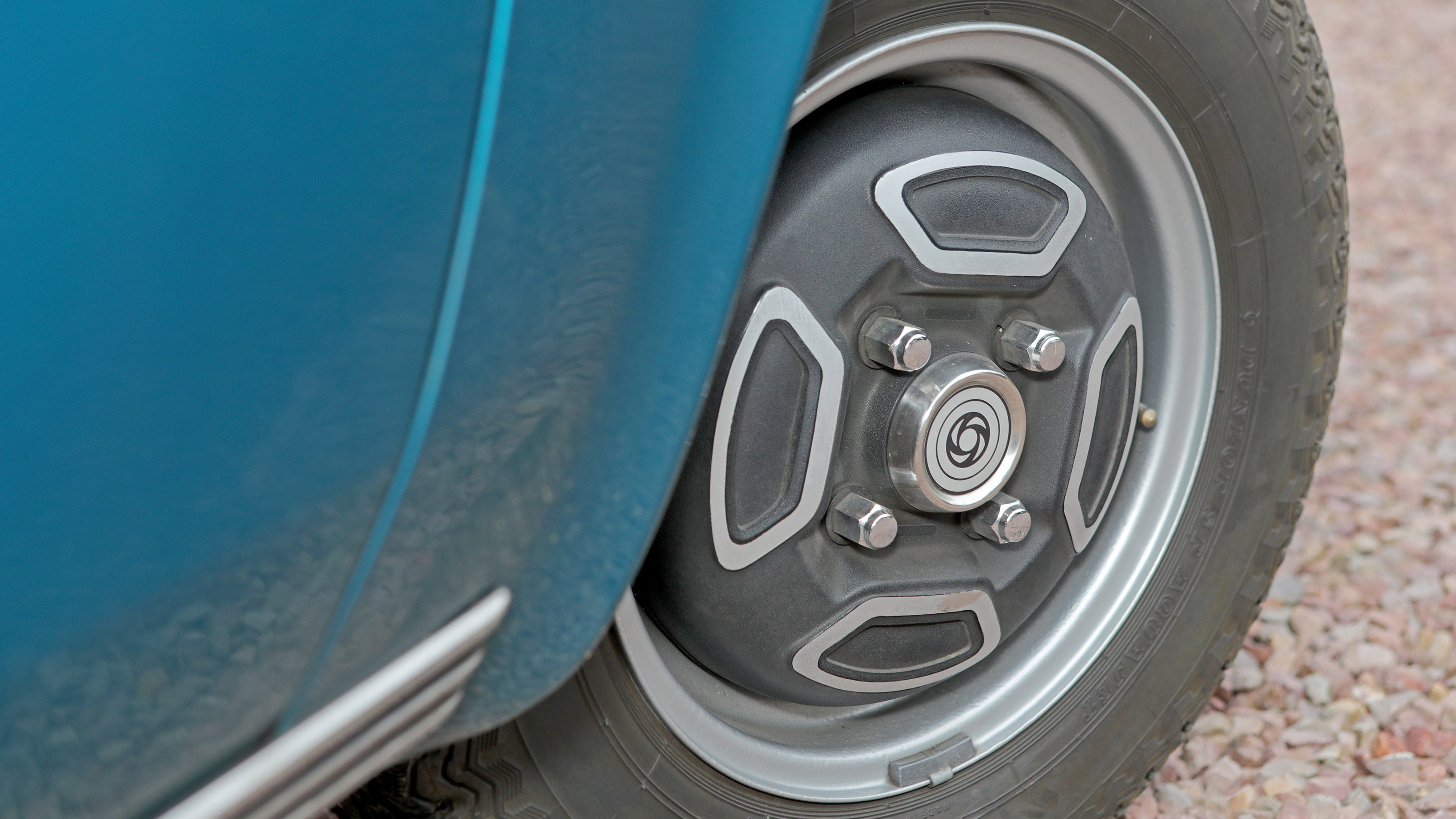 Austin Allegro - wheel