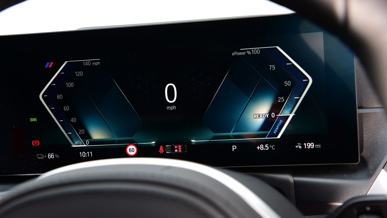 BMW i4 - dials