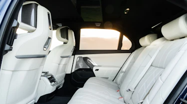 BMW i7 - rear seats