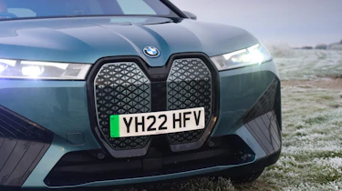 BMW iX - grille