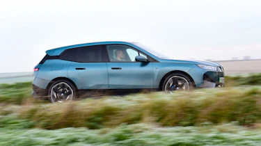 BMW iX - side