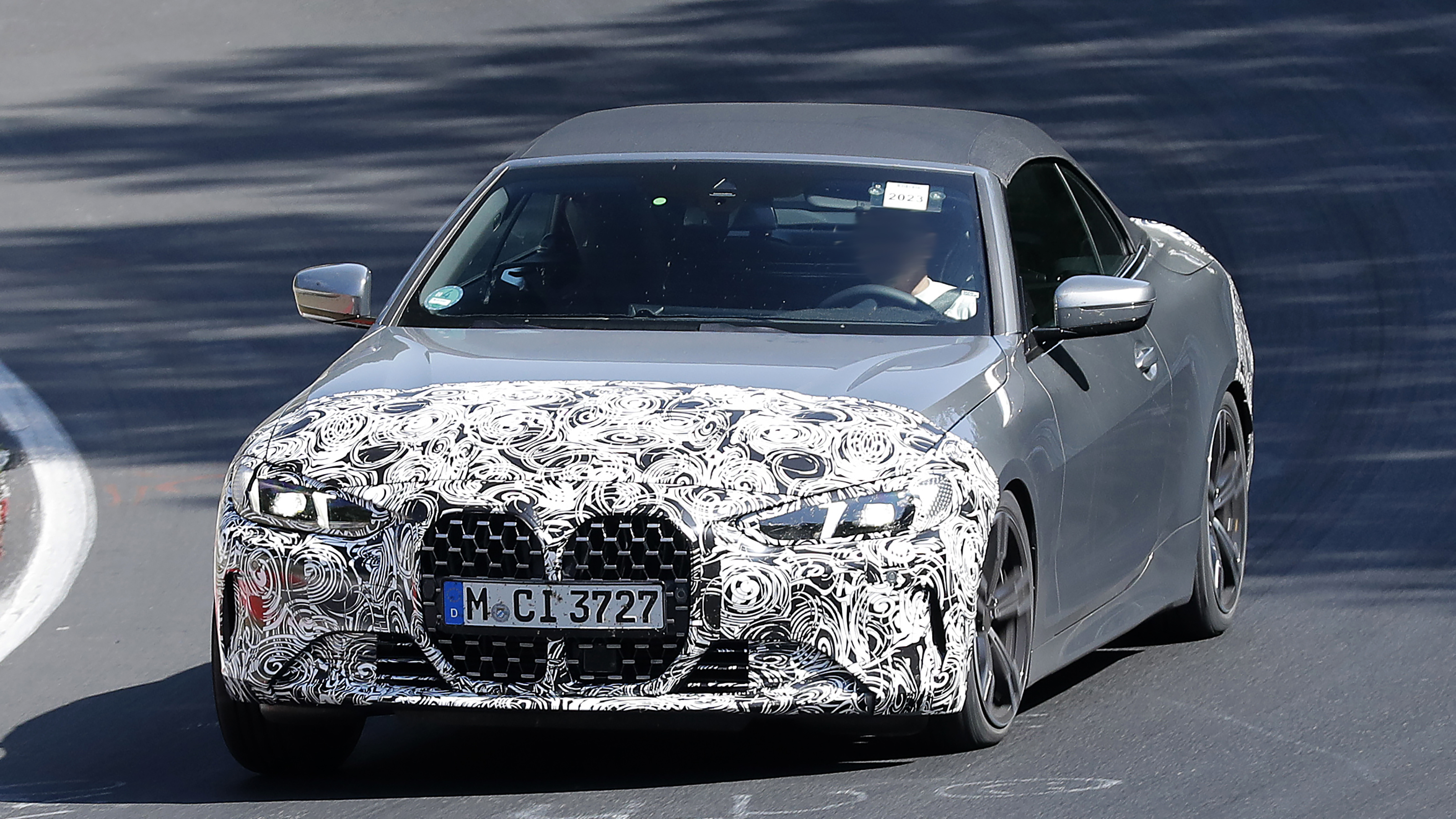 2024 BMW 4 Series cabrio - front 
