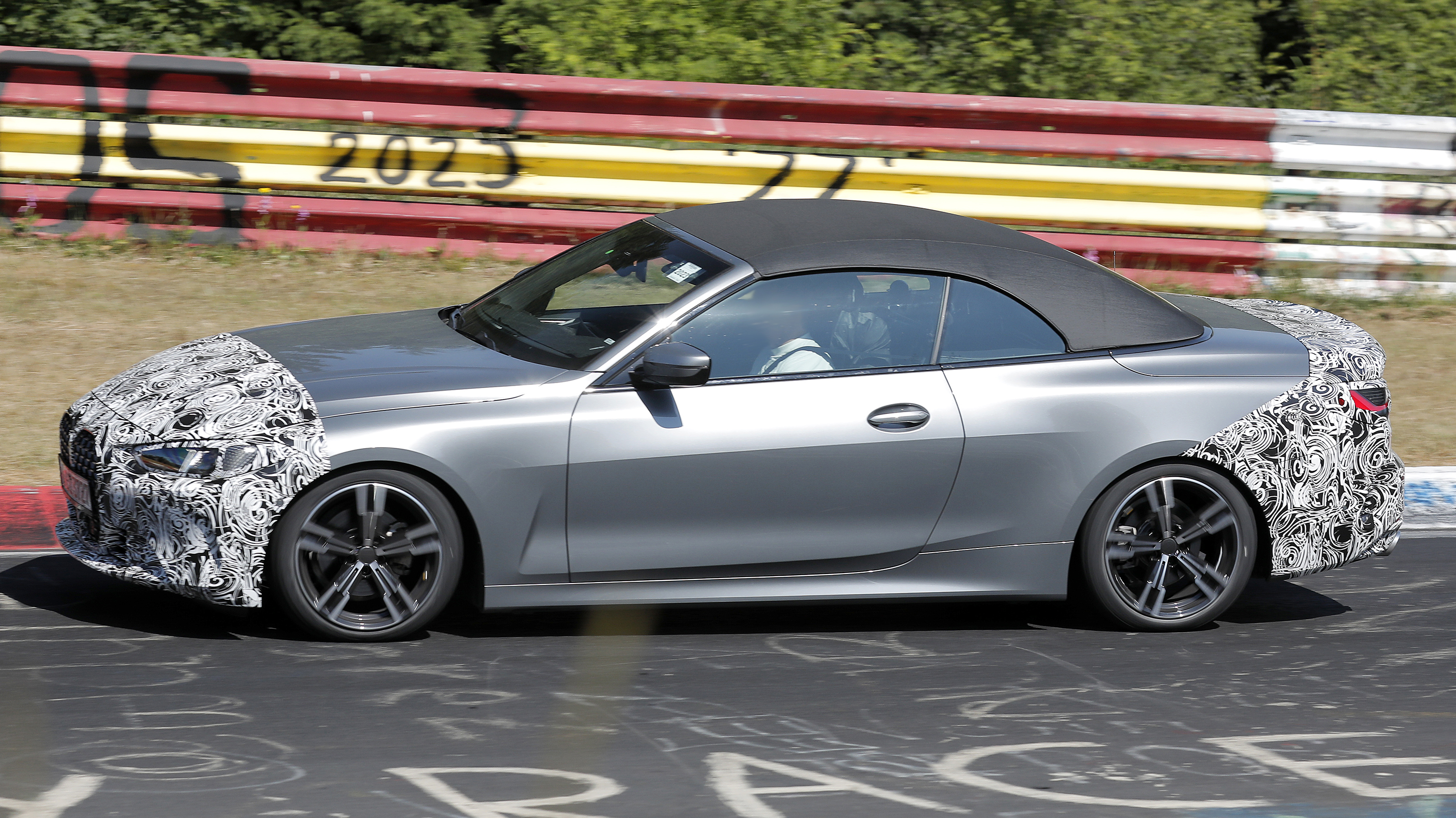 2024 BMW 4 Series cabrio - side 