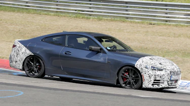 2024 BMW 4 Series Coupe - side tracking