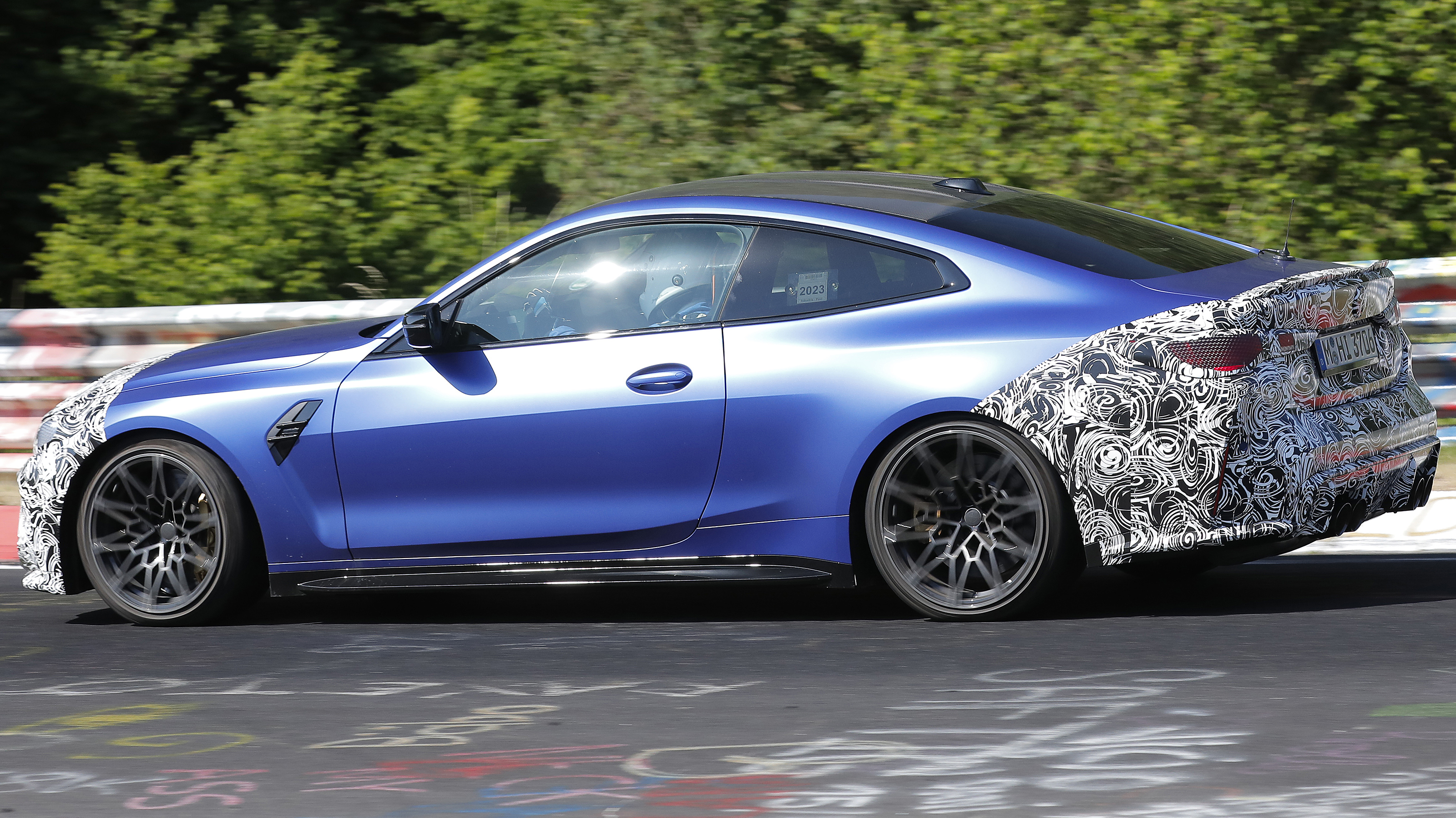 2024 BMW M4 - side tracking 