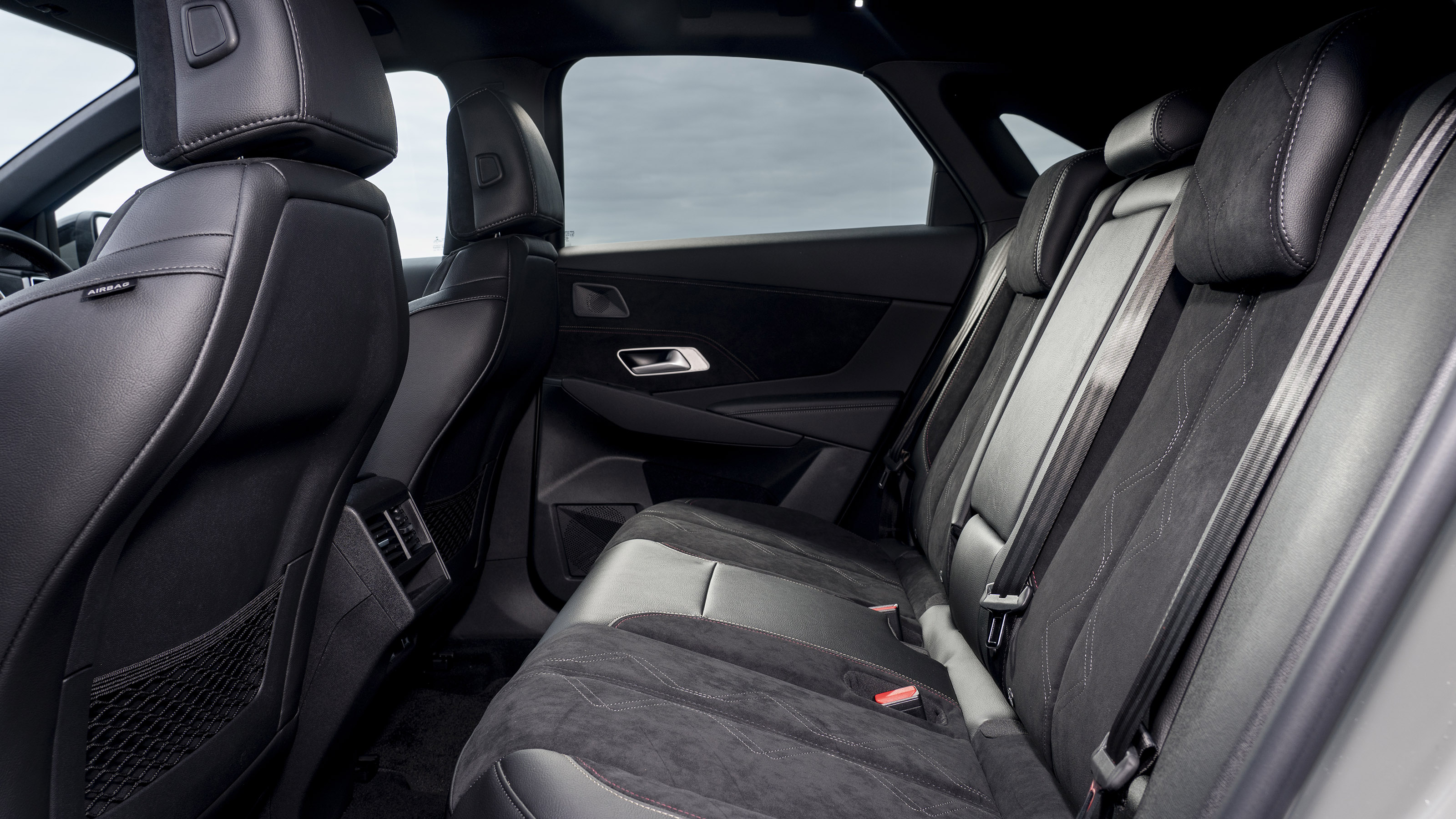 DS 7 - rear seats