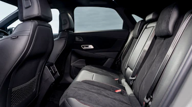 DS 7 - rear seats