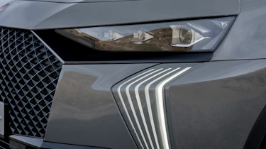 DS 7 - headlights