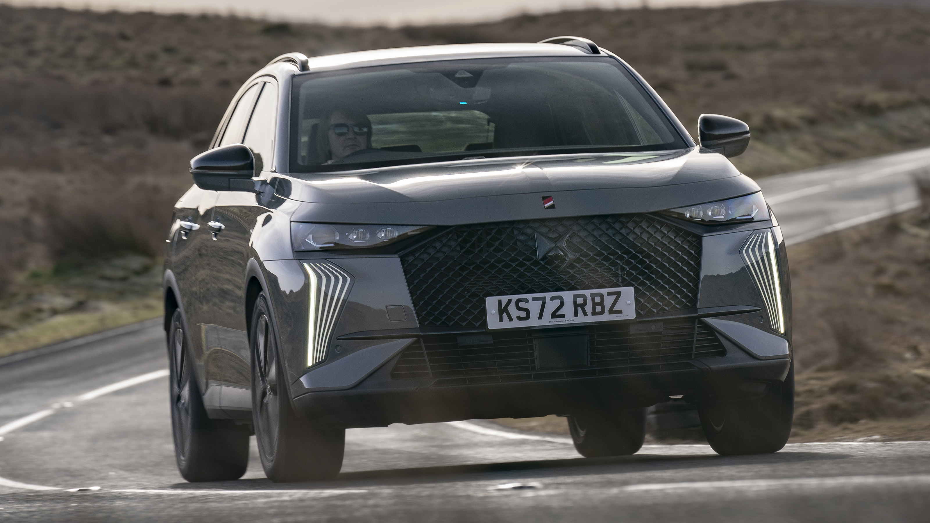 DS 7 - front cornering