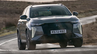 DS 7 - front cornering