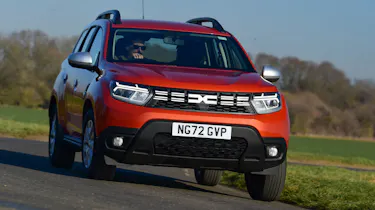 Dacia Duster - front cornering