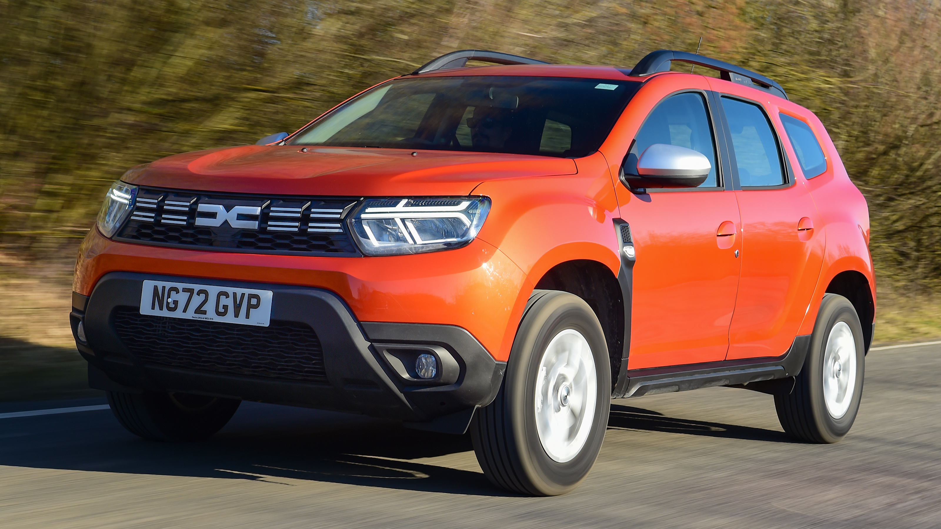 Dacia Duster - front tracking