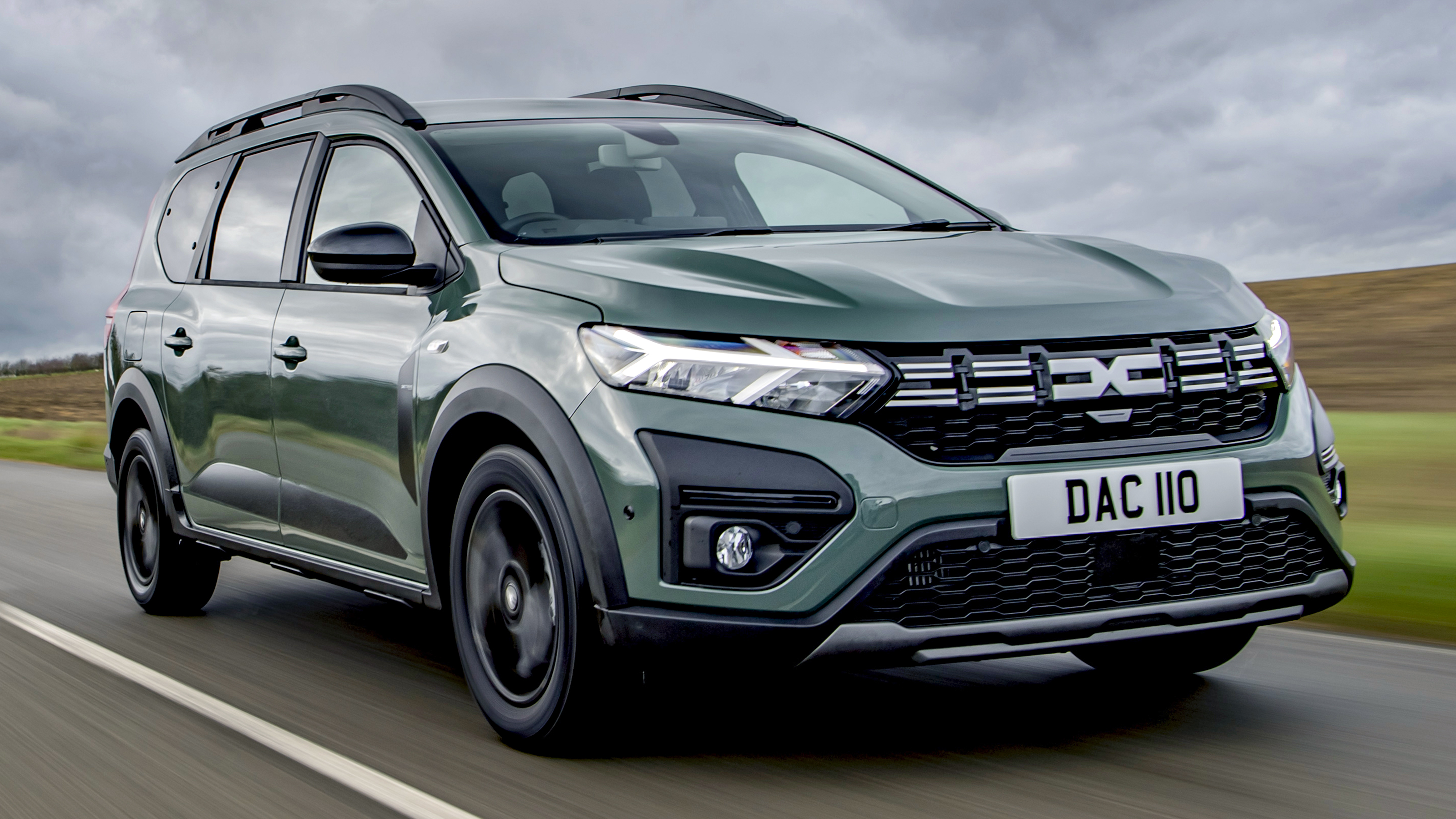 Dacia Jogger - front tracking