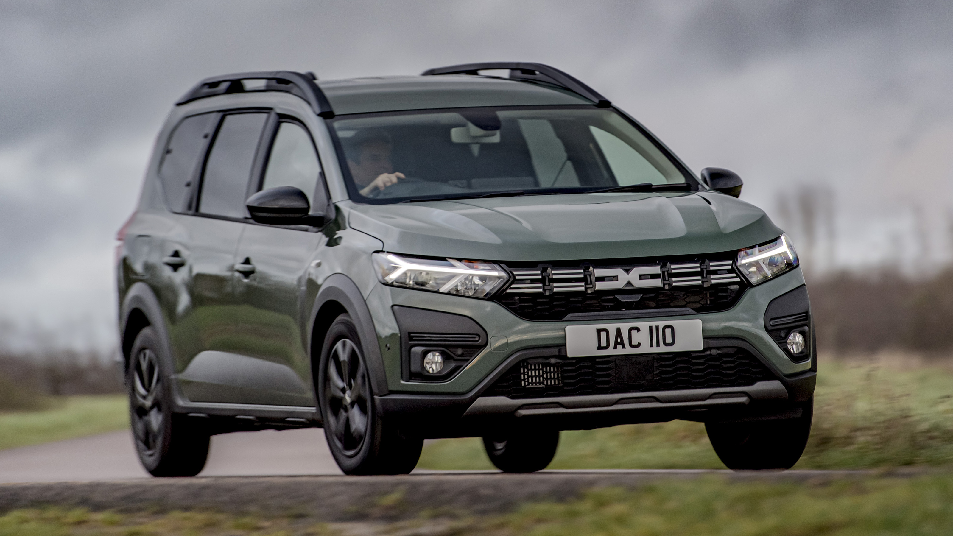 Dacia Jogger - front cornering