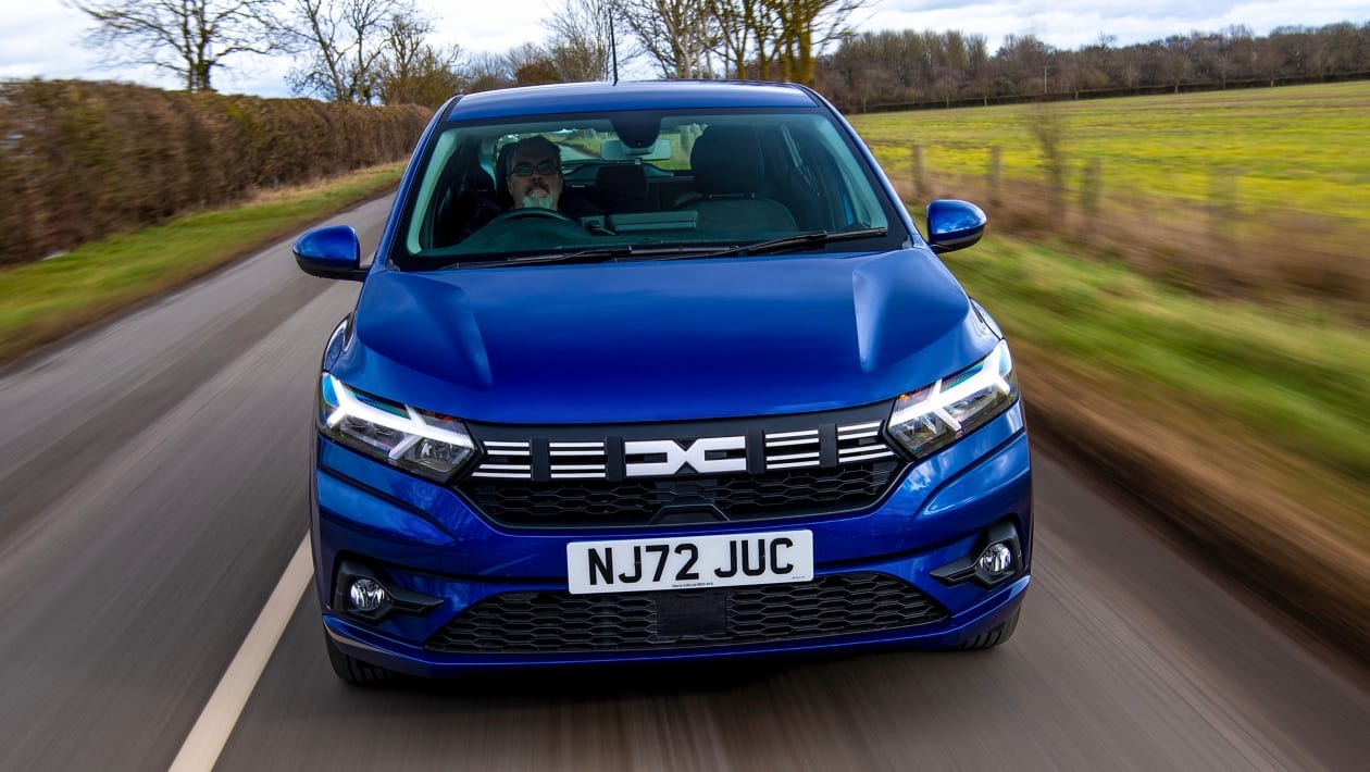 Dacia Sandero - full front