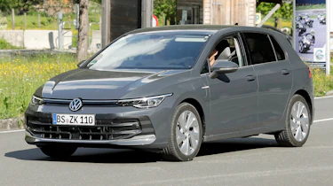Facelifted Volkswagen Golf 8 spy shot