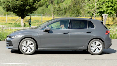 Facelifted Volkswagen Golf 8 spy shot