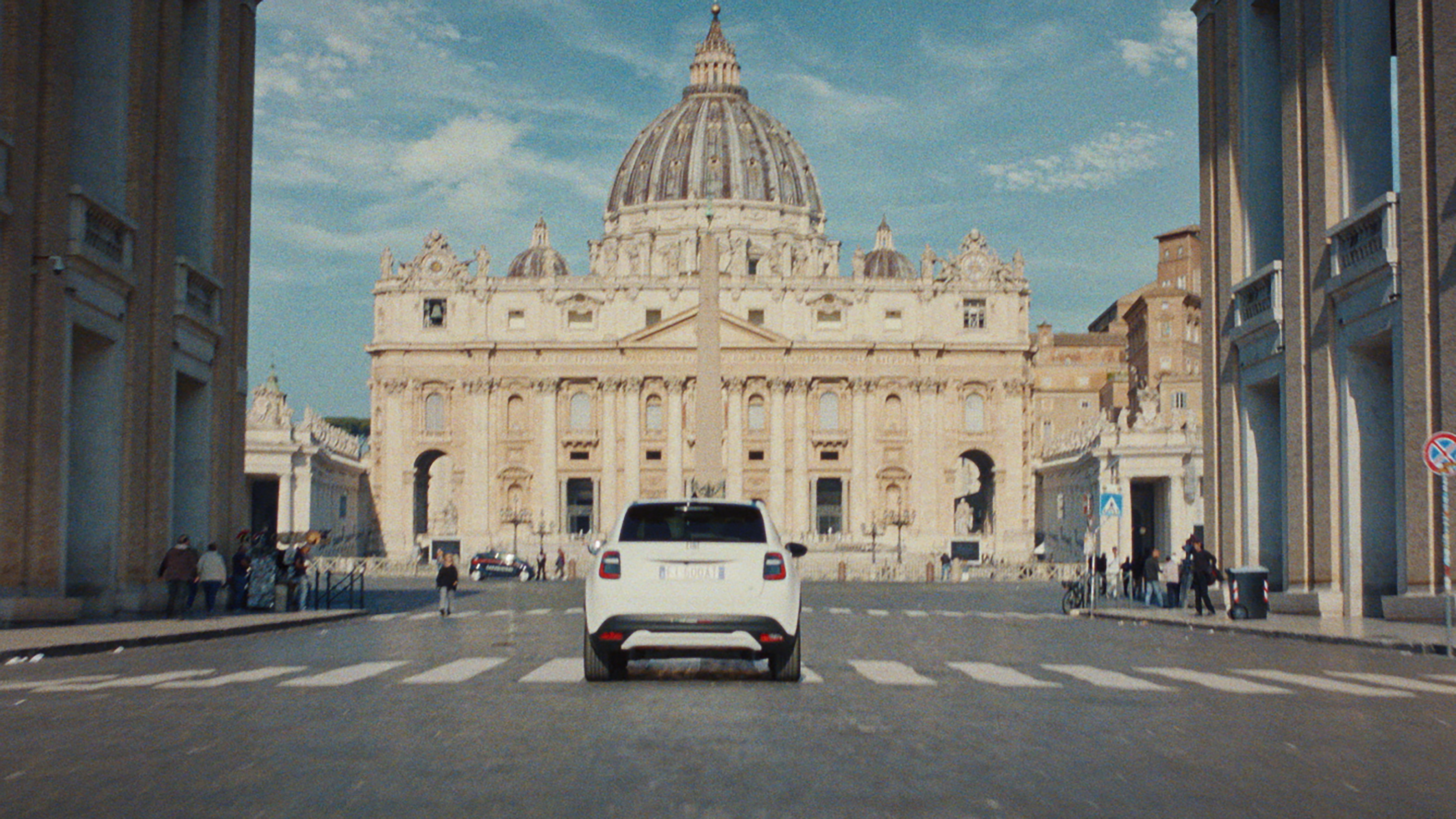 Fiat 600 video screen grab rear