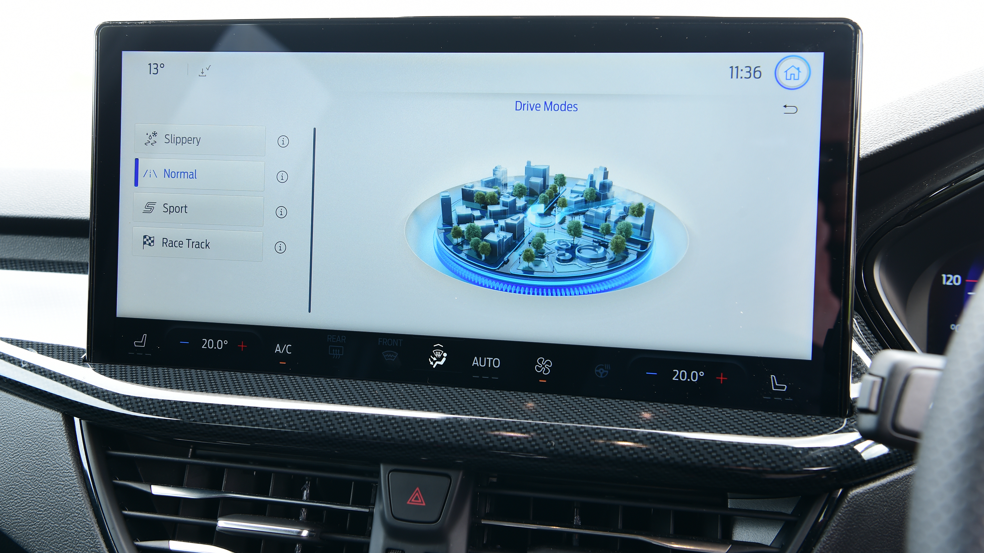 Ford Focus ST Track Pack - infotainment screen