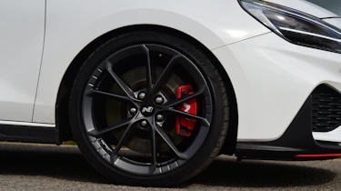 Hyundai i20 N - front offside wheel