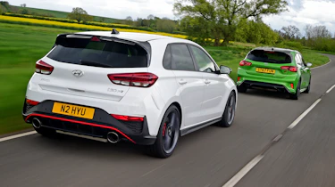 Ford Focus ST Track Pack vs Hyundai i10 - rear tracking