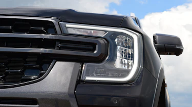 Ford Ranger - headlights