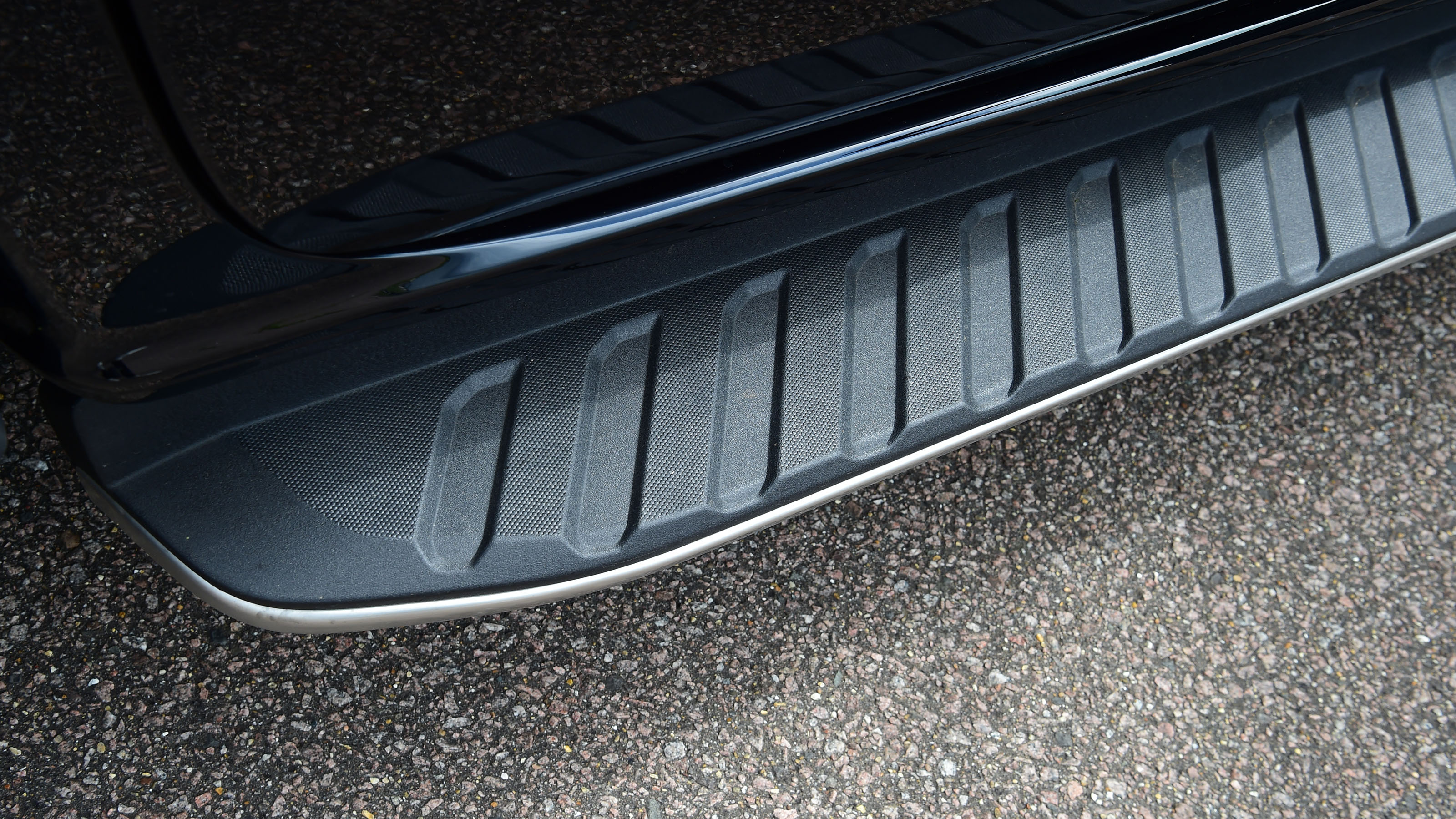 Ford Ranger - side step