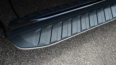 Ford Ranger - side step