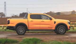 Ford Ranger - side