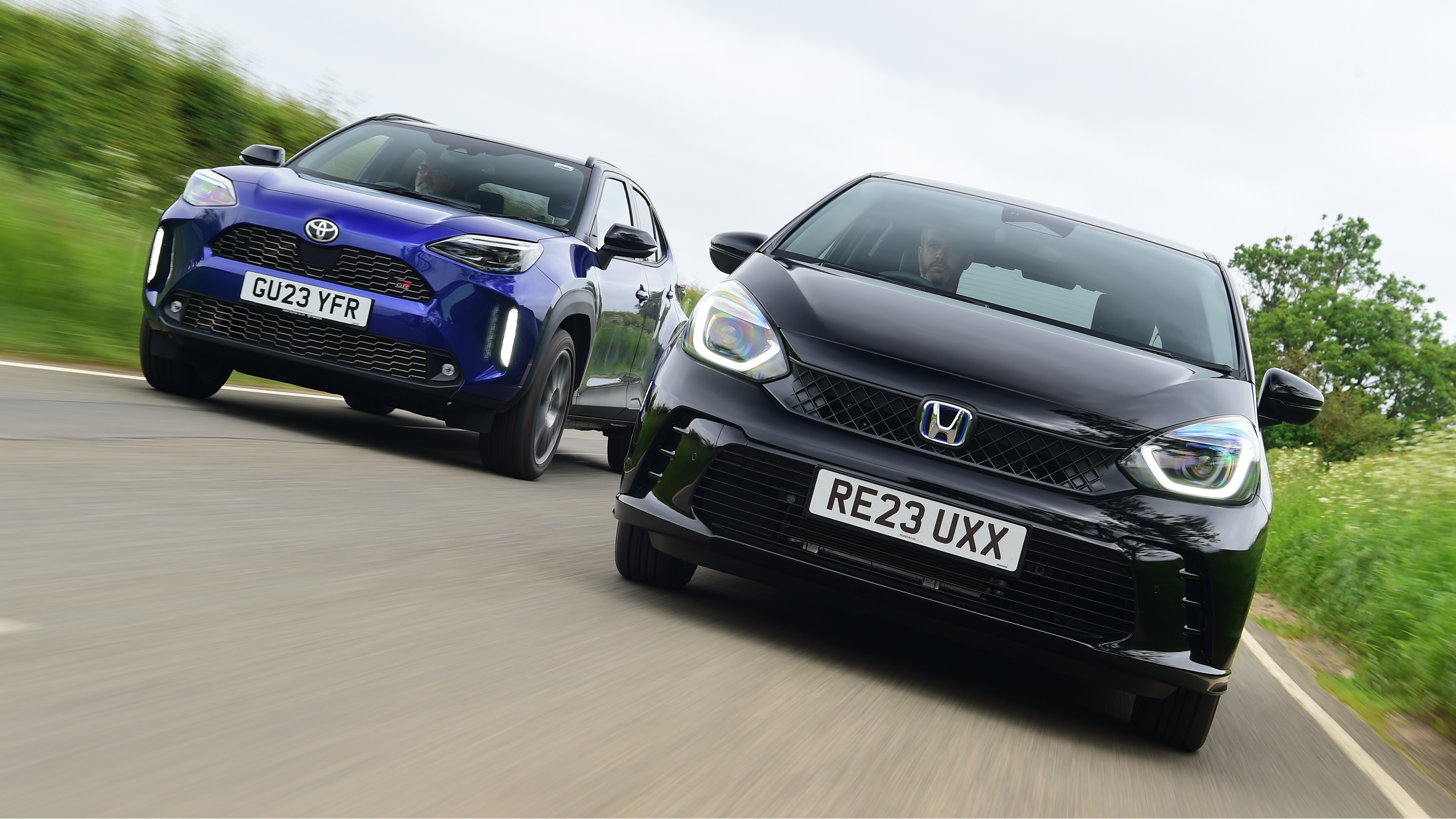 Honda Jazz vs Toyota Yaris Cross - front tracking