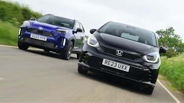 Honda Jazz vs Toyota Yaris Cross - front tracking