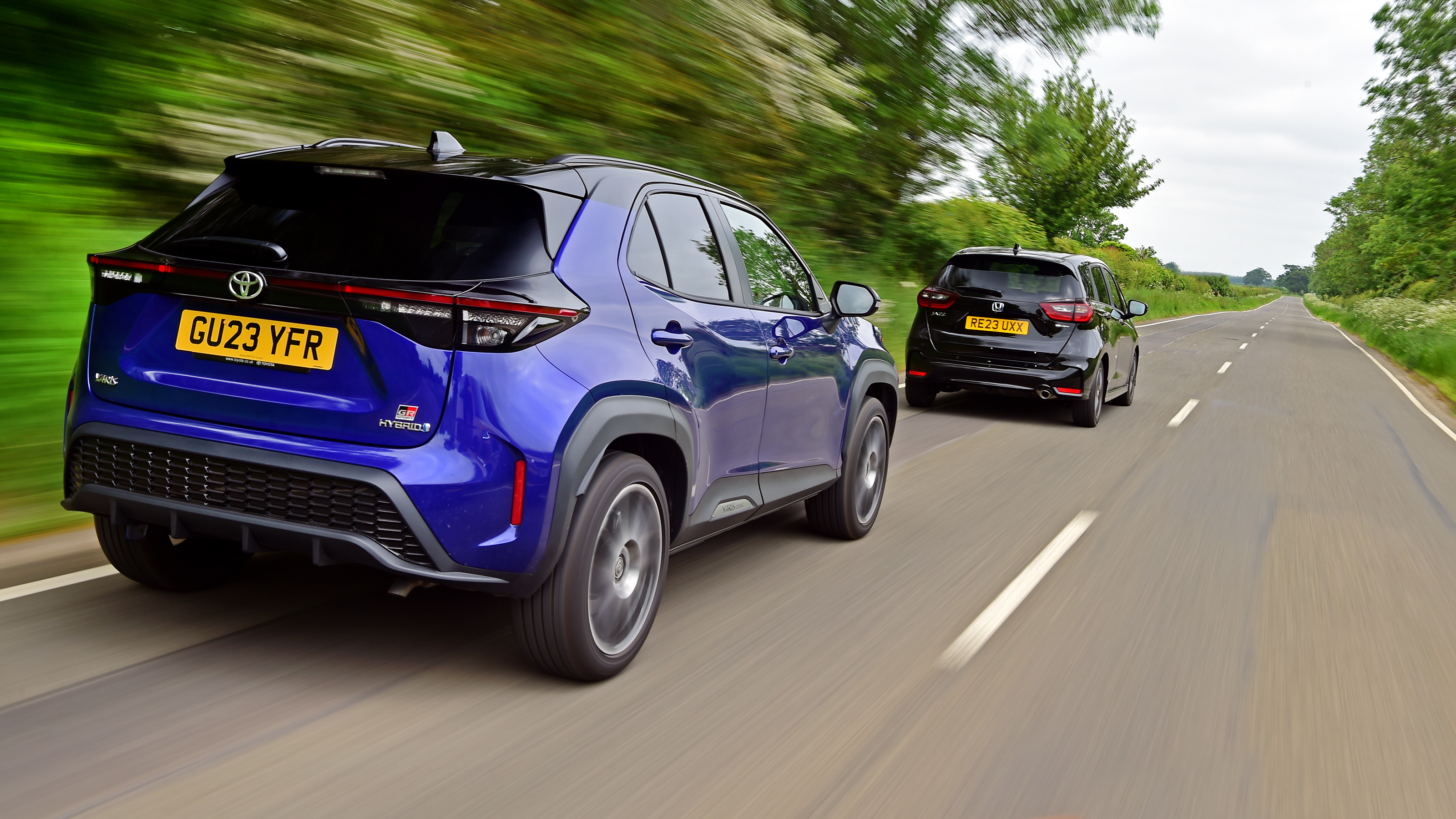Honda Jazz vs Toyota Yaris Cross - rear tracking