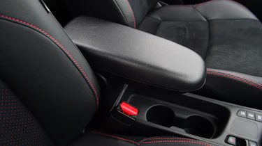 Toyota Yaris Cross - armrest
